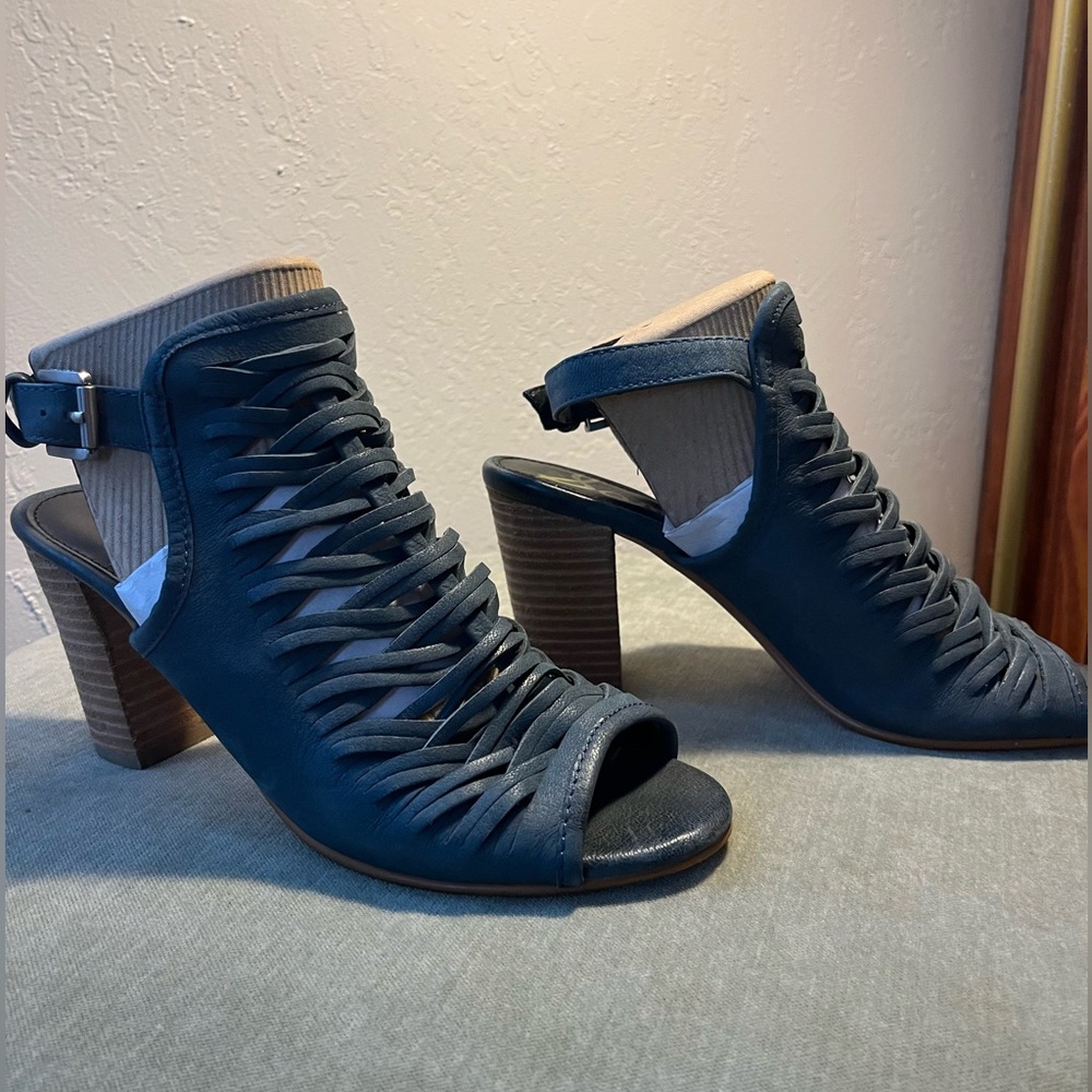 Sam Edelman Heels - Picture 3 of 7